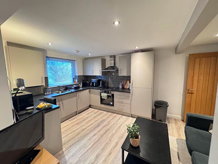 2 Bedroom Flat To Rent In Mansfield Road, Nottingham, NG5