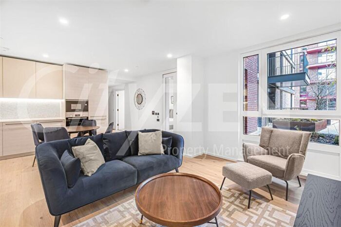 1 Bedroom Flat To Rent In Curlew House, Hawser Lane, London, E14
