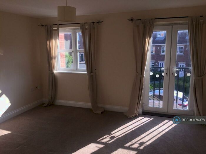 2 Bedroom Flat To Rent In Hawks Edge, West Moor, Newcastle Upon Tyne, NE12