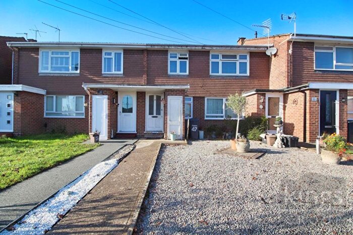 2 Bedroom Maisonette For Sale In Garner Drive, Broxbourne, EN10