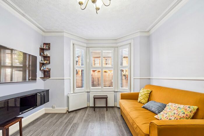 3 Bedroom Semi-Detached House To Rent In Queens Road, Feltham, TW13