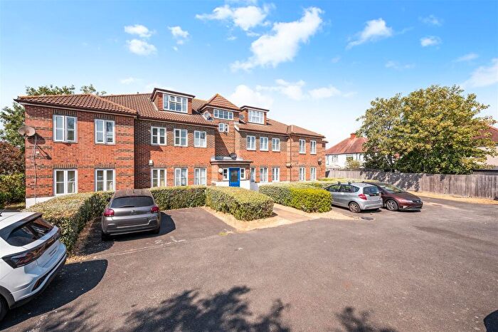 2 Bedroom Apartment For Sale In Church Hill Road, Cheam, SM3