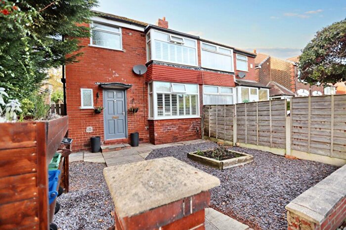 3 Bedroom Semi-Detached House For Sale In Sandringham Grange, Prestwich, M25