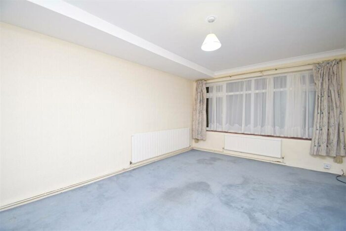 2 Bedroom Apartment To Rent In Oaklands Gate, Northwood, HA6