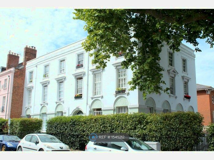 3 Bedroom Flat To Rent In Ribston Hall, Gloucester, GL1