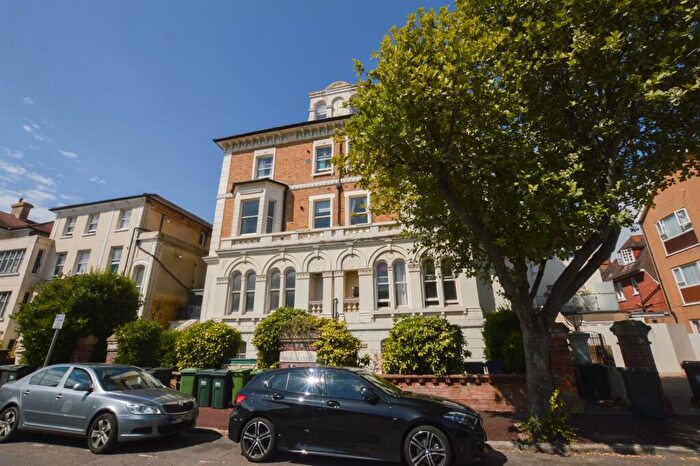 2 Bedroom Flat To Rent In Spencer Road, Eastbourne, BN21