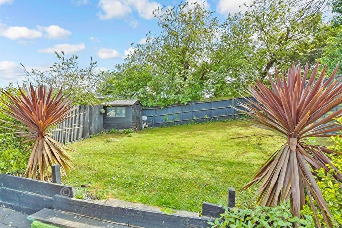 3 Bedroom End Of Terrace House For Sale In Nunnery Grove, Minster On Sea, Sheerness, Kent, ME12
