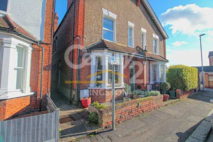 3 Bedroom Maisonette To Rent In Dudley Road, Kingston Upon Thames, KT1