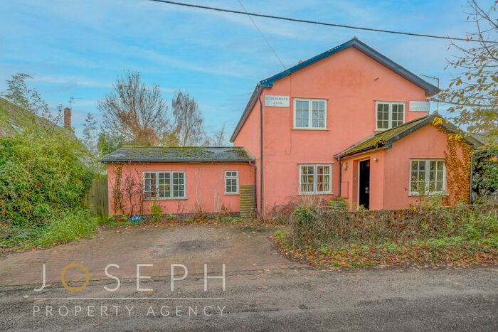 3 Bedroom Semi-Detached House For Sale In School Road, Tunstall, Woodbridge, IP12