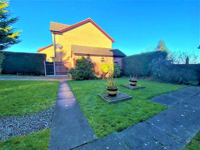 3 Bedroom Detached House For Sale In Pen Nook Drive, Deepcar, Sheffield