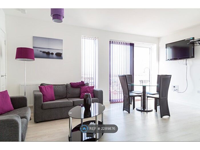 2 Bedroom Flat To Rent In Spring Drive, Trumpington, Cambridge, CB2