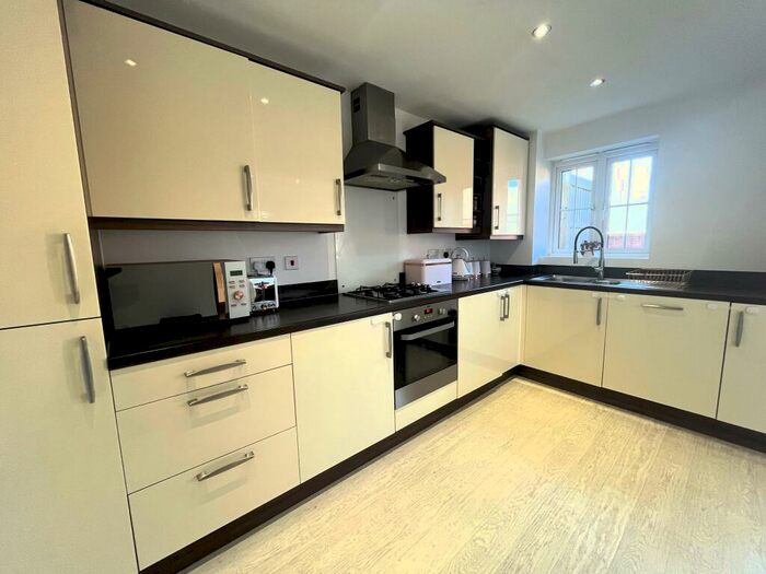 3 Bedroom Detached House To Rent In Old Park Avenue, Exeter, EX1