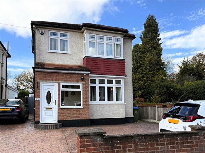 3 Bedroom Detached House For Sale In Baldwyns Park, Bexley, DA5