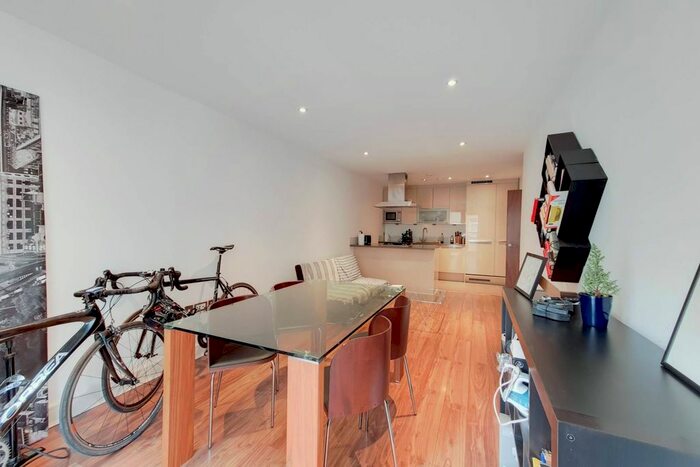 2 Bedroom Flat To Rent In Plumbers Row, Aldgate, London, E1