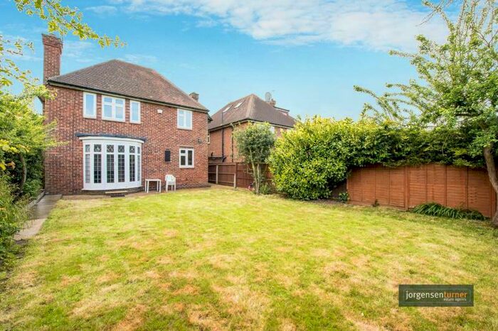 4 Bedroom House To Rent In Salmon Street London, NW9