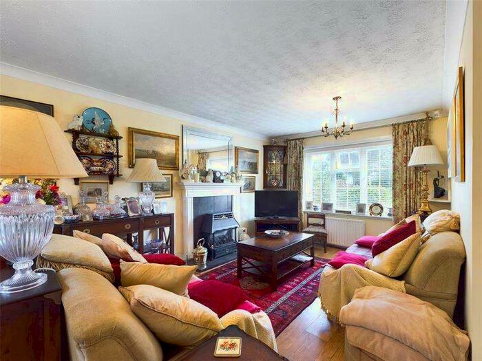 3 Bedroom Bungalow For Sale In School Road, Thorney Hill, Bransgore