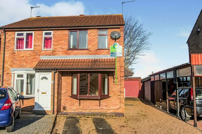 2 Bedroom Semi-Detached House To Rent In Beaufort Close, Lincoln, LN2