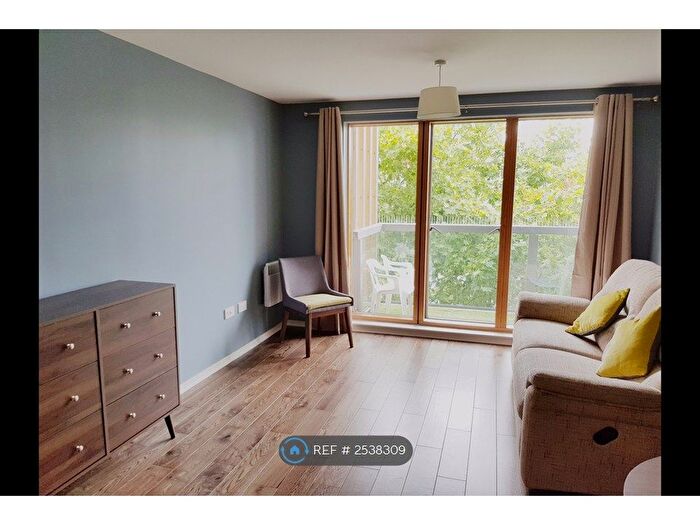 1 Bedroom Flat To Rent In London Road, London, TW7