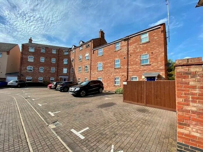 2 Bedroom Apartment To Rent In Crowell Mews, Fairford Leys, Aylesbury, HP19