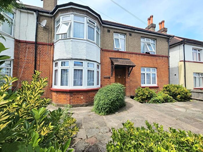 2 Bedroom Apartment To Rent In Drapers Road, Enfield, EN2