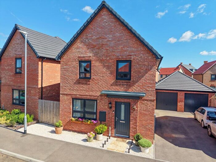 4 Bedroom Detached House For Sale In Somerville Drive, Leighton Buzzard, LU7