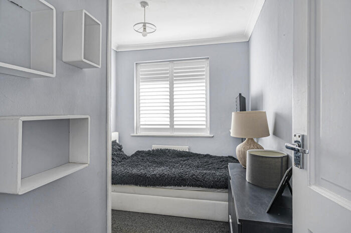 3 Bedroom End Of Terrace House For Sale In Brambletyne Avenue, Saltdean Brighton, East Sussex, BN2