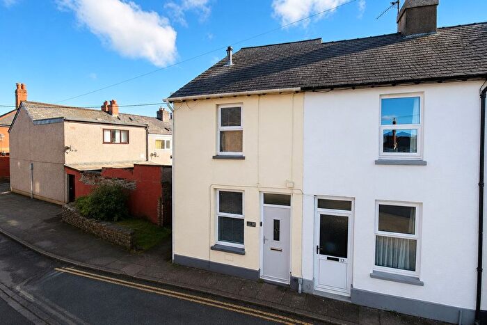 3 Bedroom Terraced House For Sale In Newmarch Street, Brecon, LD3