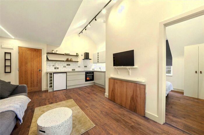 1 Bedroom Apartment To Rent In Sarnesfield Road, Enfield, Middlesex, EN2