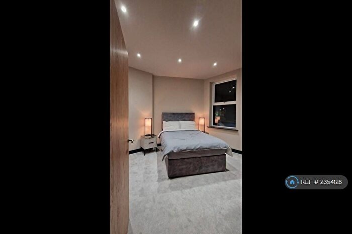 3 Bedroom Flat To Rent In Gibson House, Wallasey, CH44