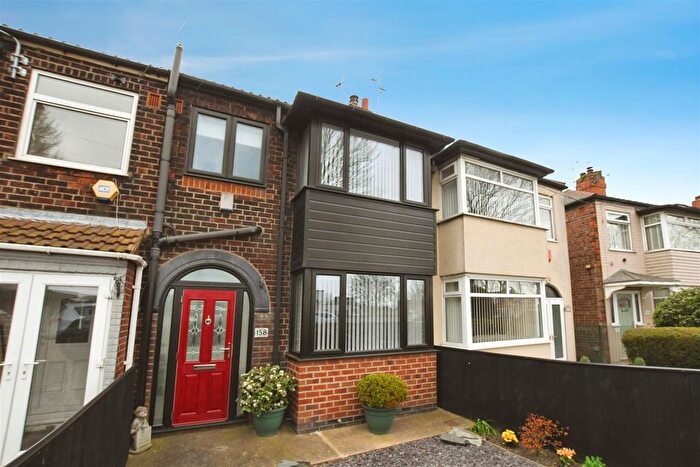 3 Bedroom Terraced House For Sale In Chamberlain Road, Hull, HU8