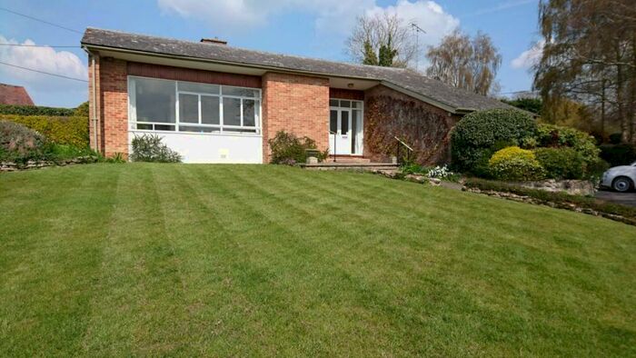 3 Bedroom Detached House For Sale In High Street, Fernham, Faringdon, Oxfordshire, SN7