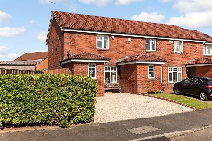 2 Bedroom End Of Terrace House For Sale In Nethergreen Crescent, Renfrew, Renfrewshire, PA4