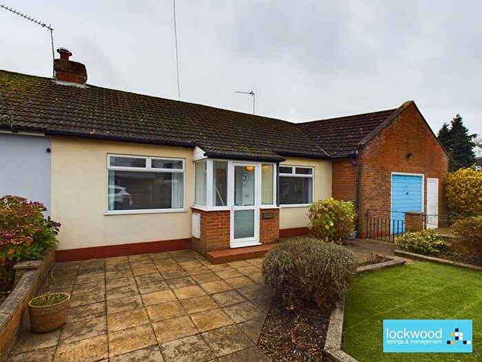 2 Bedroom Bungalow To Rent In Willson Road, Englefield Green, Egham, TW20