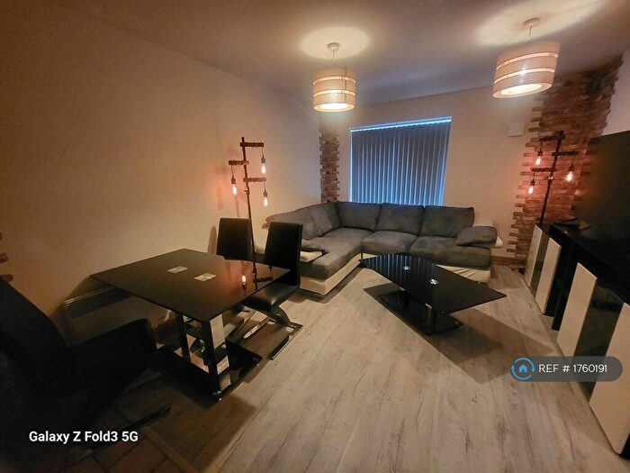 2 Bedroom Flat To Rent In Whitworth Street, Manchester, M1