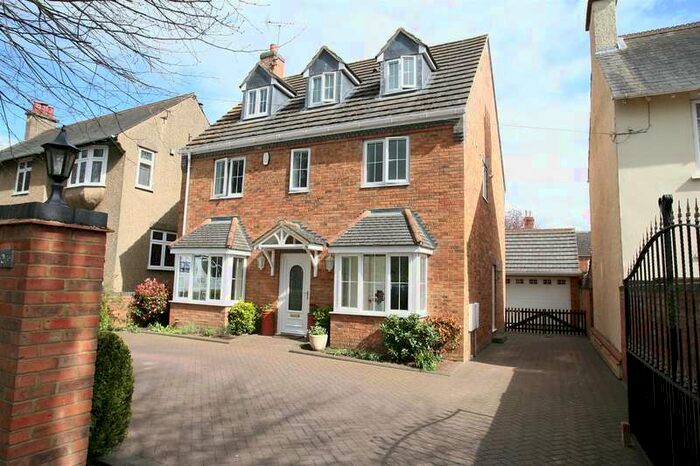 5 Bedroom Detached House To Rent In The Avenue, Wellingborough, NN8