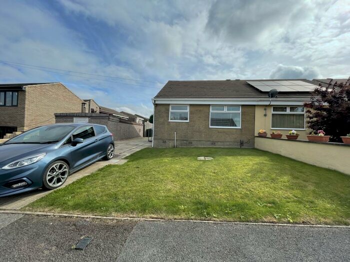 2 Bedroom Bungalow To Rent In Linden Rise, Keighley, BD21