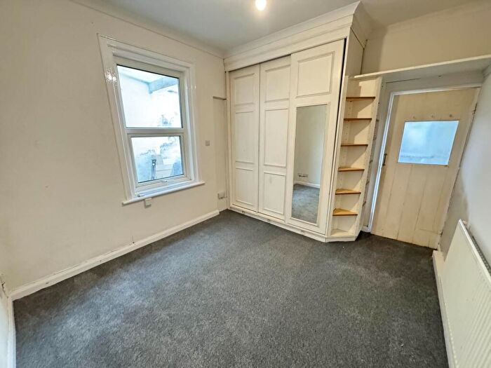 1 Bedroom Flat To Rent In Exeter Road, Exmouth, EX8