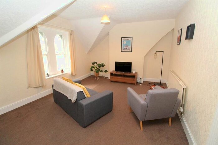 1 Bedroom Flat To Rent In Ninian Road, Roath, Cardiff, CF23