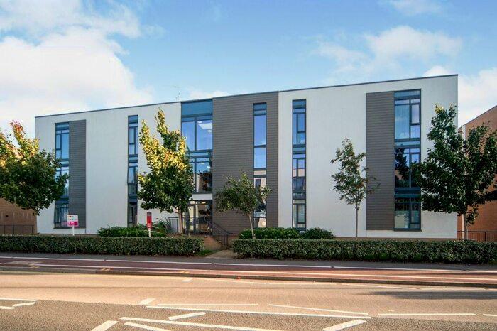 2 Bedroom Flat To Rent In Firepool View, Taunton, TA1