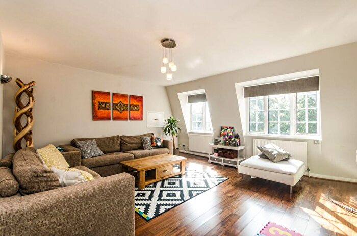 3 Bedroom Flat For Sale In Sudbury Hill, Harrow On The Hill, Harrow, HA1