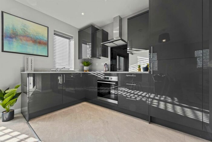 2 Bedroom Apartment To Rent In London Road, Portsmouth, PO2