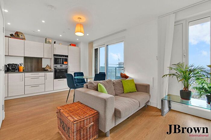 1 Bedroom Flat For Sale In Marner Point, Jefferson Plaza, London, E3