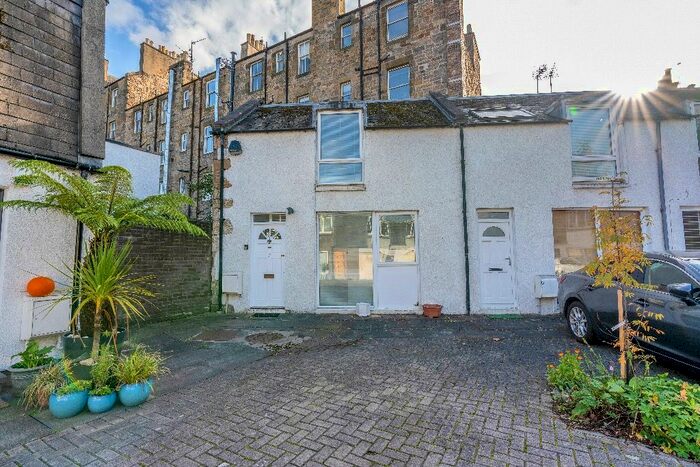 1 Bedroom Semi-Detached House To Rent In Raeburn Mews, Stockbridge, Edinburgh, EH4