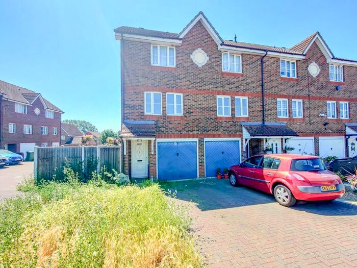 Houses for sale & to rent in SE28 8LY, Nickelby Close, Thamesmead