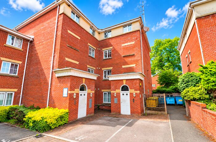 2 Bedroom Flat For Sale In Derby Court, Bury, BL9