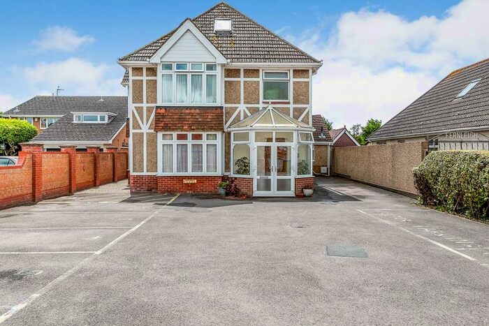 1 Bedroom Flat To Rent In West Street, Portchester, Fareham, Hampshire, PO16