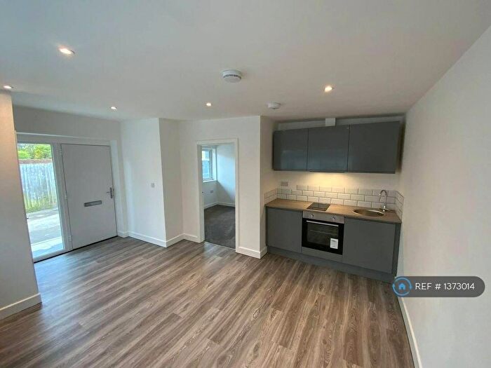 1 Bedroom Flat To Rent In Woodend Road, Bournemouth, BH9