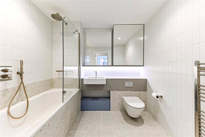 2 Bedroom Apartment To Rent In Ribbon Lane, London, NW2