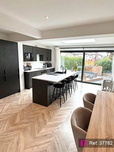 3 Bedroom Semi Detached House For Sale In Harrogate Road, Leeds, LS7