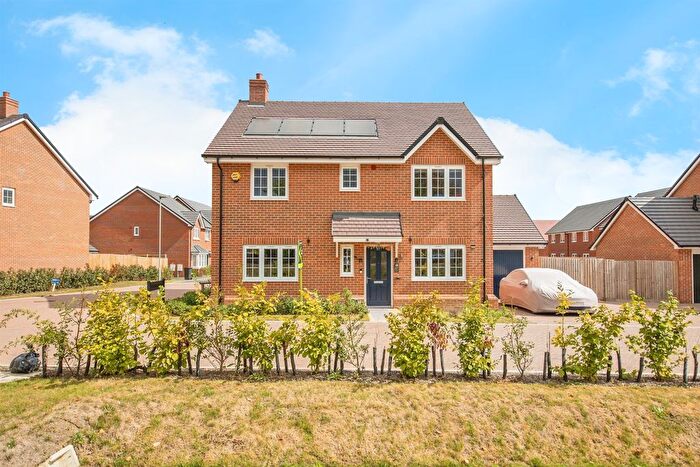 4 Bedroom Detached House For Sale In Thistledown Crescent, Ipswich, IP1
